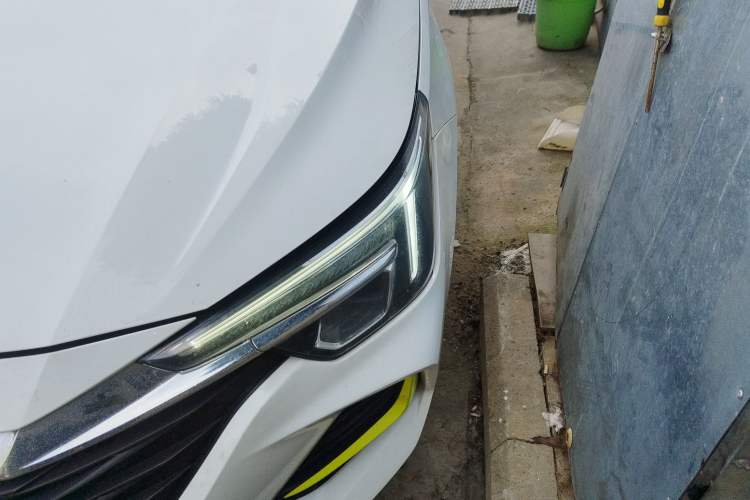 Used Roewe i6 MAX 2020 300TGI Automatic "Swell Cool Smart Drive" Edition Left Front Headlight