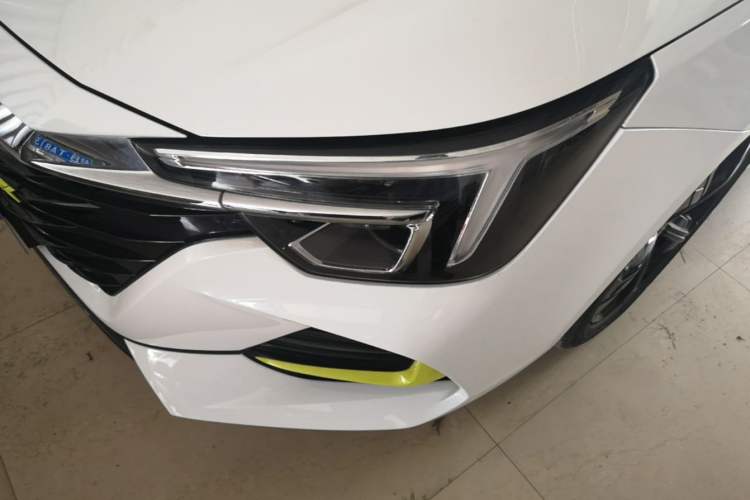 Used Roewe i6 MAX 2020 300TGI Automatic "Swell Cool Smart Drive" Edition Left Front Headlight