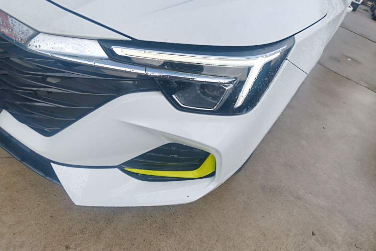 Used Roewe i6 MAX 2020 300TGI Automatic Supreme Edition with Cool Sunroof and Advanced Driving Features Left Front Headlight