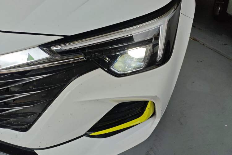 Used Roewe i6 MAX 2020 300TGI Automatic Cool & Stylish Skyroof Edition Left Front Headlight