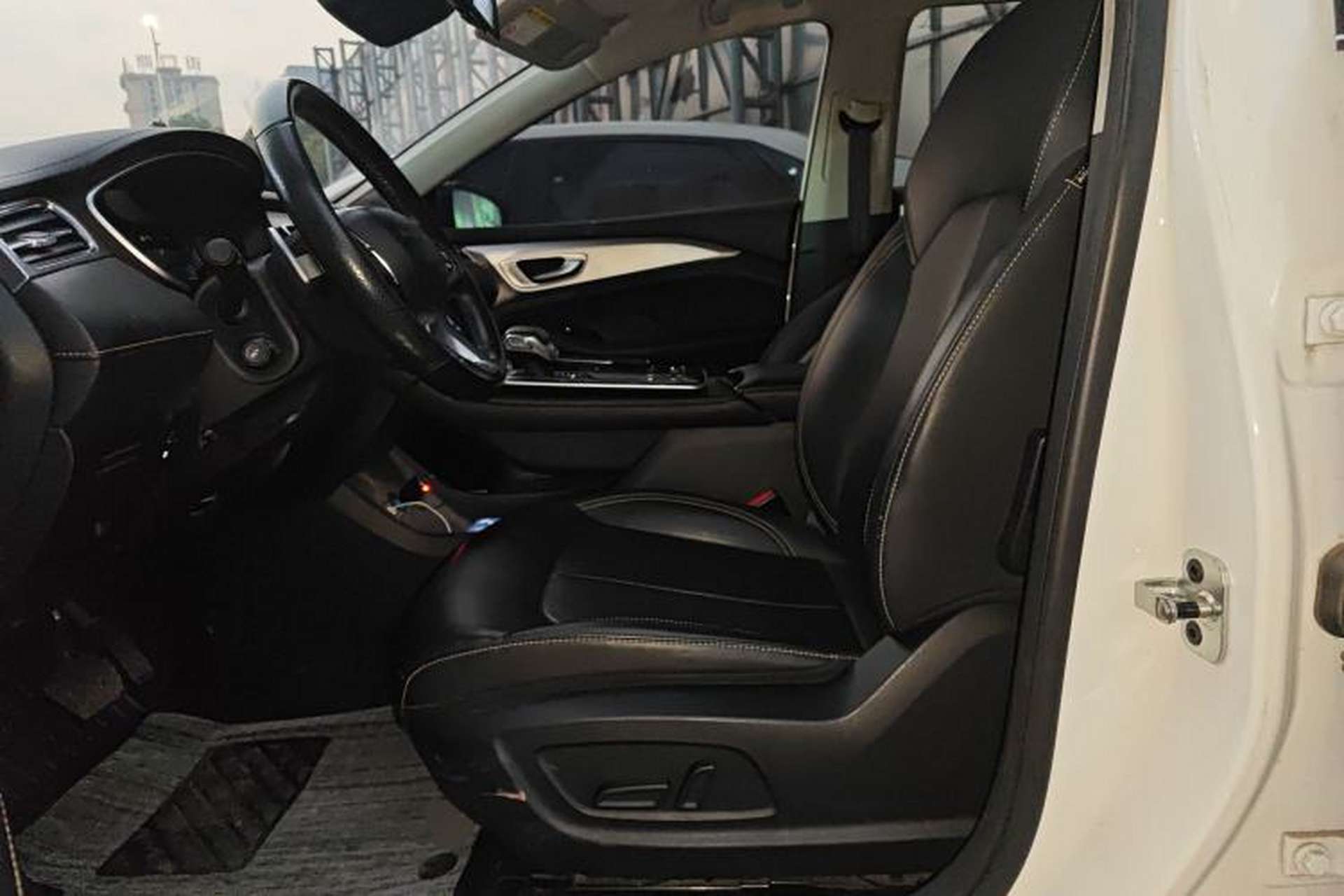 Used Roewe i6 MAX 2020 300TGI Automatic "Swell Cool Smart Drive" Edition Left Front Seat