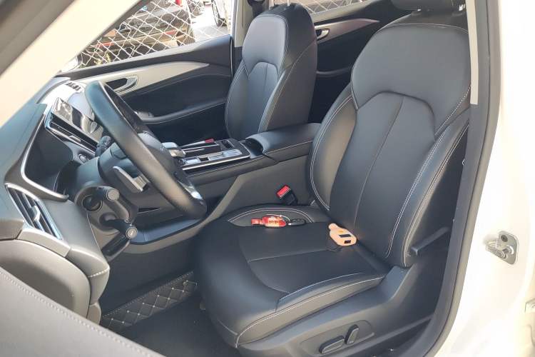 Used Roewe i6 MAX 2020 300TGI Automatic "Swell Cool Smart Drive" Edition Left Front Seat