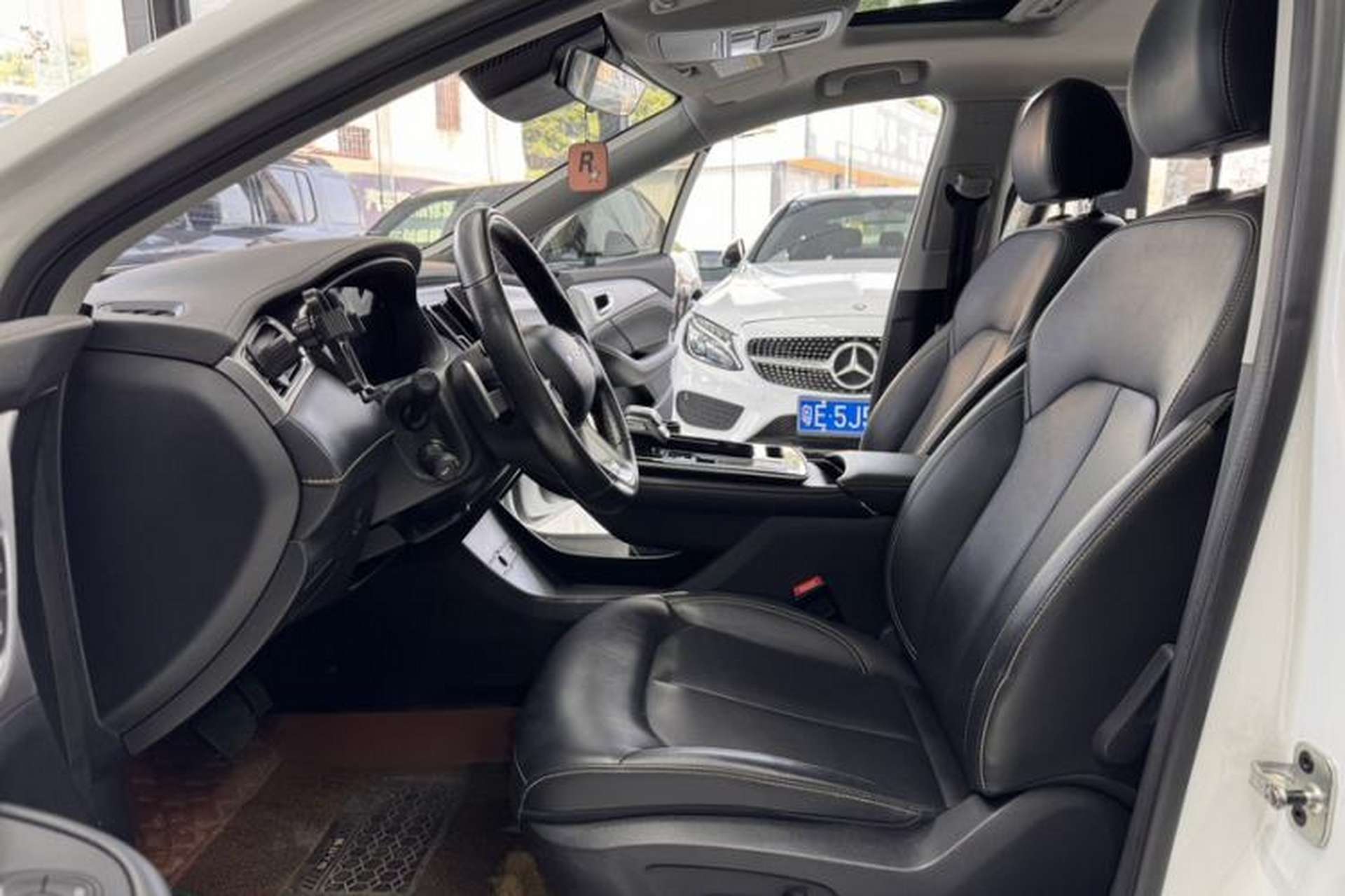 Used Roewe i6 MAX 2020 300TGI Automatic "Swell Cool Smart Drive" Edition Left Front Seat