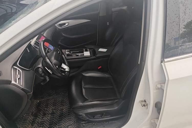 Used Roewe i6 MAX 2020 300TGI Automatic "Swell Cool Smart Drive" Edition Left Front Seat
