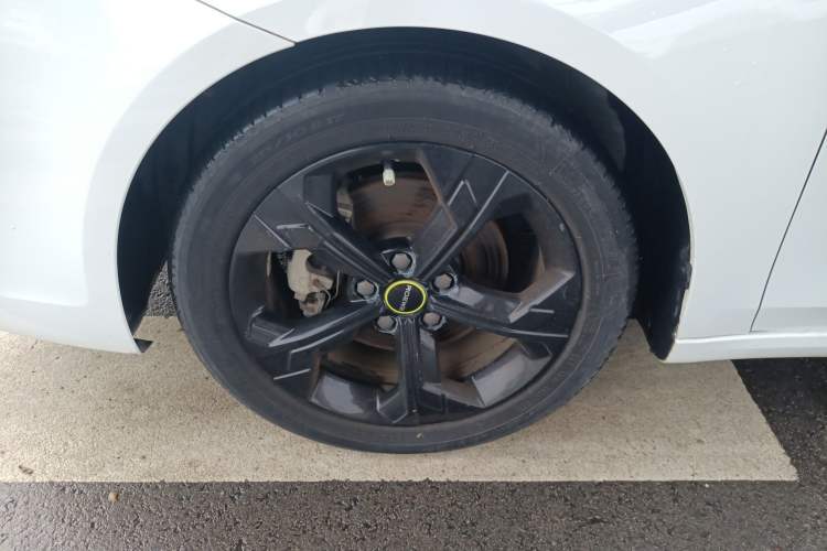 Used Roewe i6 MAX 2020 300TGI Automatic Sporty Cool Edition Left Front Wheel Hub
