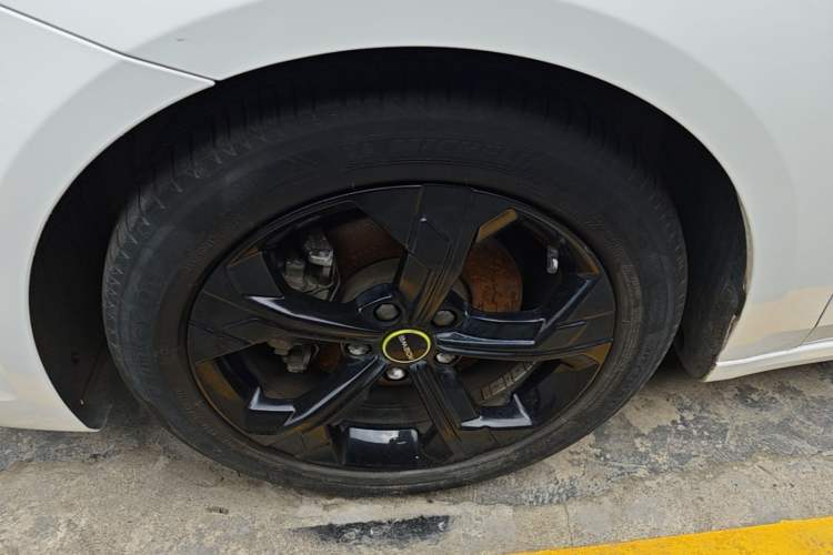 Used Roewe i6 MAX 2020 300TGI Automatic Sporty Cool Edition Left Front Wheel Hub