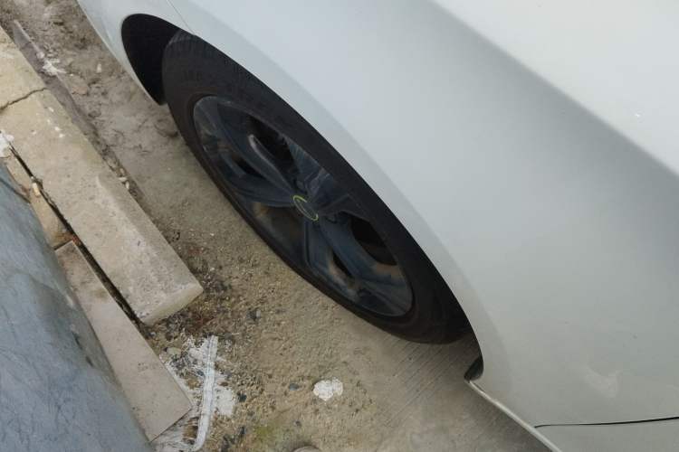 Used Roewe i6 MAX 2020 300TGI Automatic "Swell Cool Smart Drive" Edition Left Front Wheel Hub