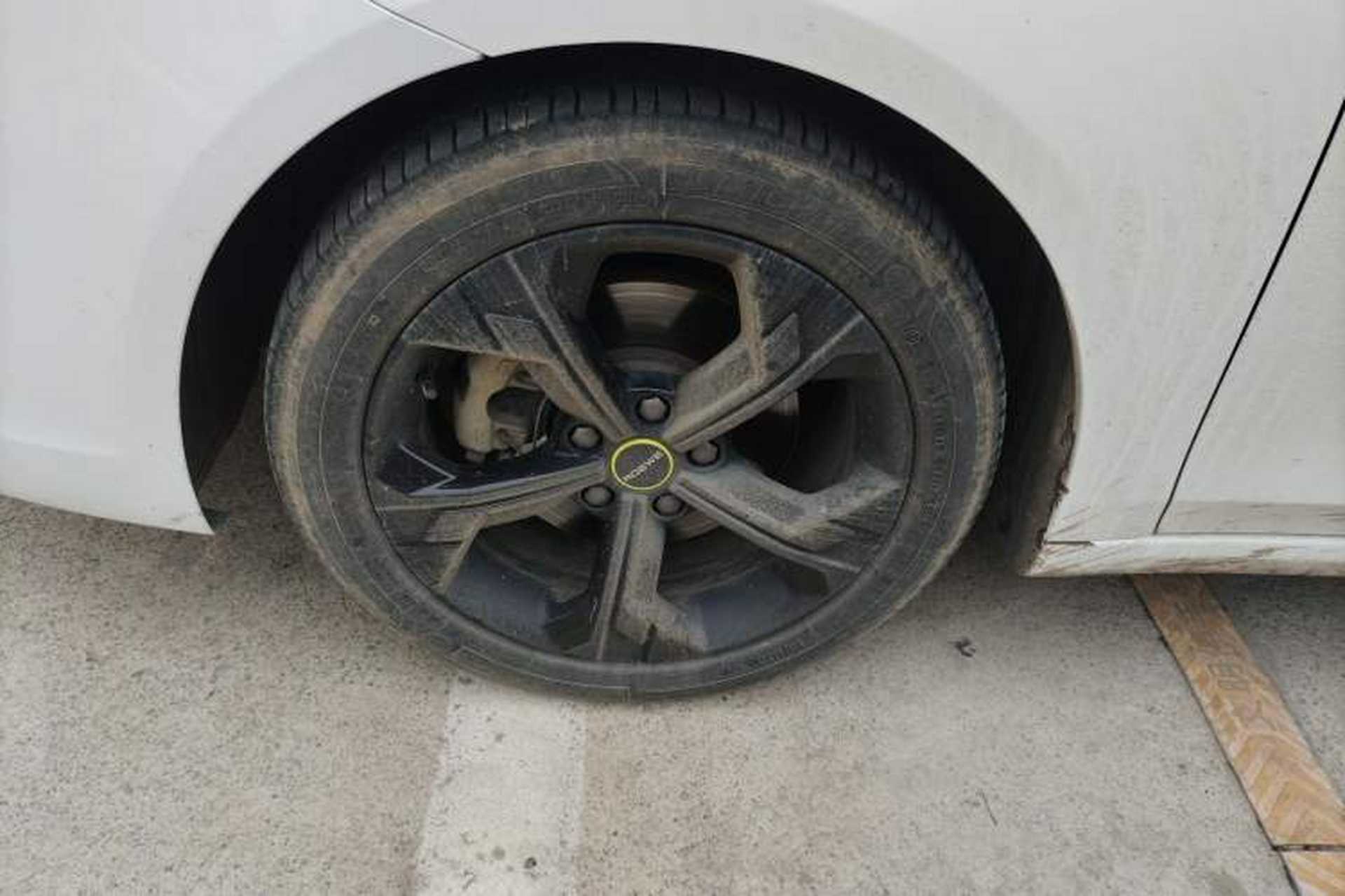 Used Roewe i6 MAX 2020 300TGI Automatic Sporty Cool Edition Left Front Wheel Hub