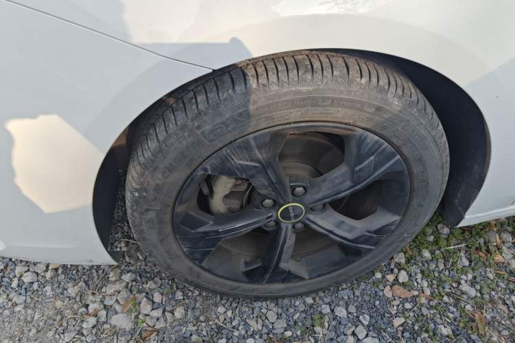 Used Roewe i6 MAX 2020 300TGI Automatic "Swell Cool Smart Drive" Edition Left Front Wheel Hub