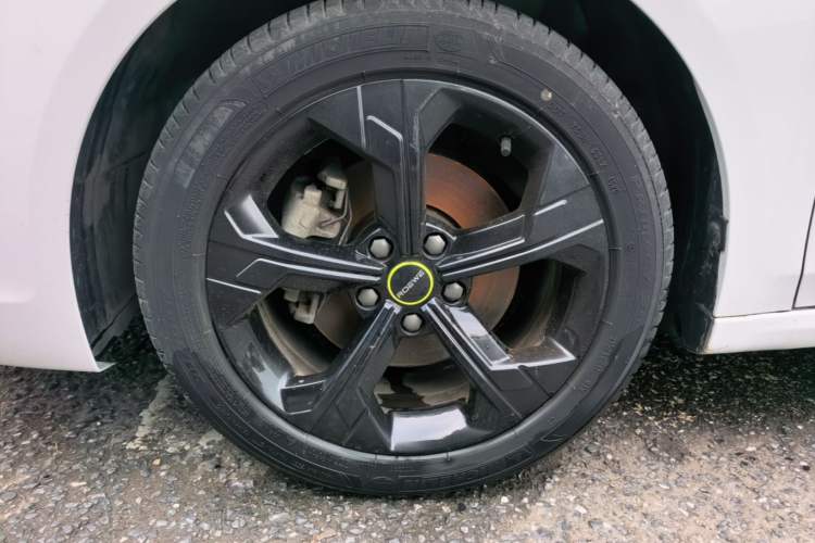 Used Roewe i6 MAX 2020 300TGI Automatic "Swell Cool Smart Drive" Edition Left Front Wheel Hub