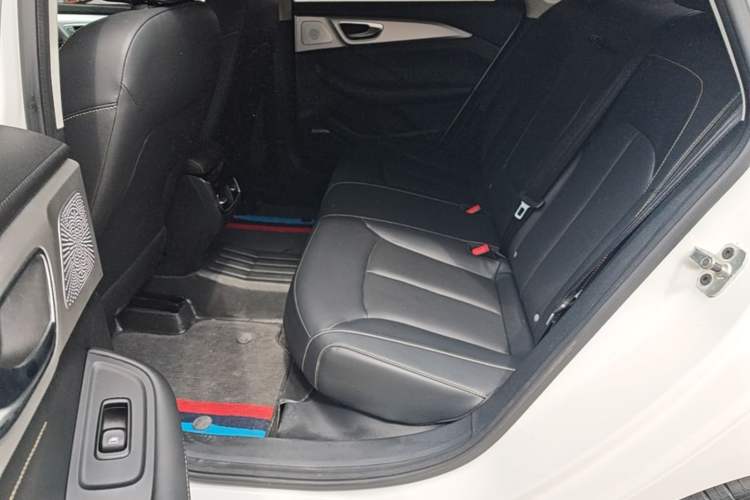 Used Roewe i6 MAX 2020 300TGI Automatic Sporty Cool Edition Left Rear Seat