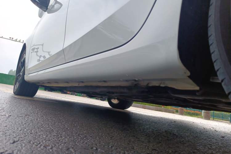 Used Roewe i6 MAX 2020 300TGI Automatic Sporty Cool Edition Left Side Sill