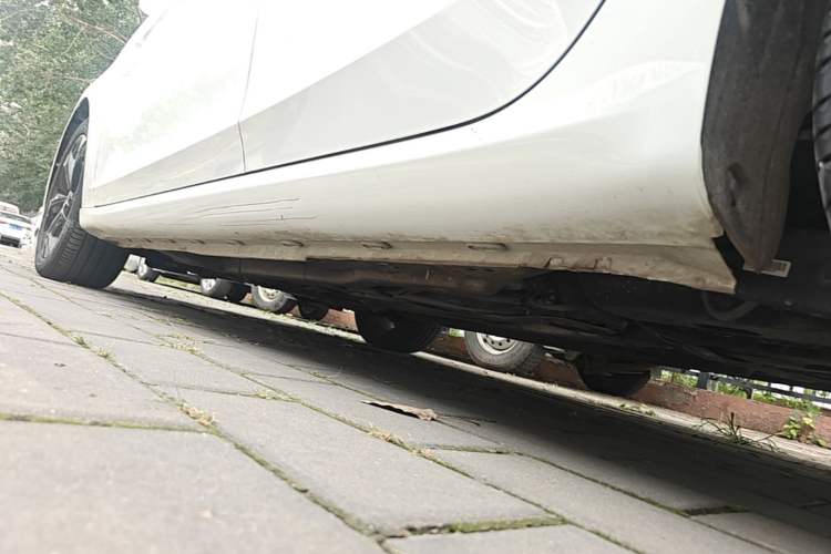 Used Roewe i6 MAX 2020 300TGI Automatic Sporty Cool Edition Left Side Sill