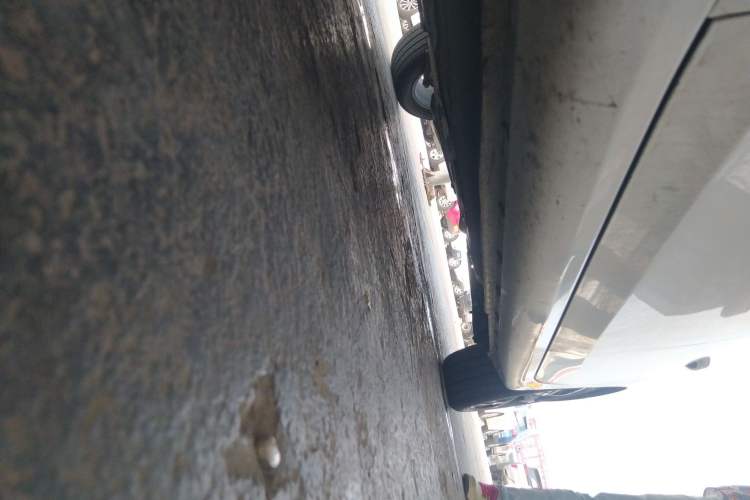 Used Roewe i6 MAX 2020 300TGI Automatic "Swell Cool Smart Drive" Edition Left Side Sill