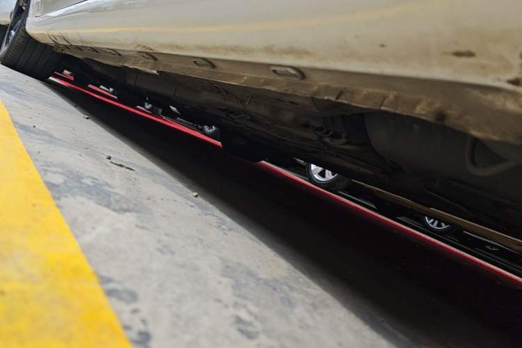 Used Roewe i6 MAX 2020 300TGI Automatic Sporty Cool Edition Left Side Sill