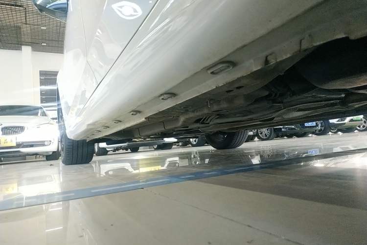 Used Roewe i6 MAX 2020 300TGI Automatic "Swell Cool Smart Drive" Edition Left Side Sill