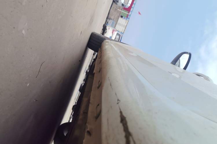 Used Roewe i6 MAX 2020 300TGI Automatic Sporty Cool Edition Left Side Sill