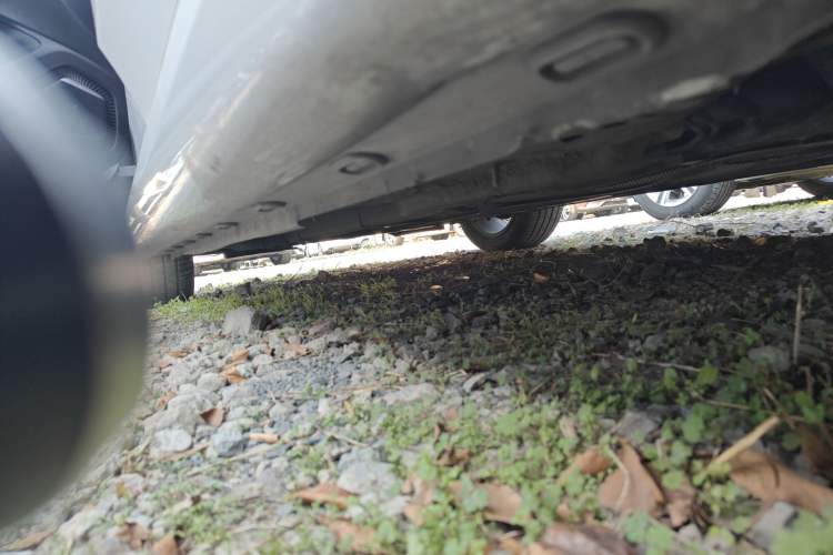 Used Roewe i6 MAX 2020 300TGI Automatic "Swell Cool Smart Drive" Edition Left Side Sill