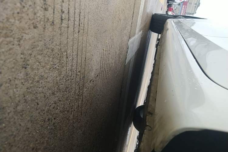 Used Roewe i6 MAX 2020 300TGI Automatic "Swell Cool Smart Drive" Edition Left Side Sill