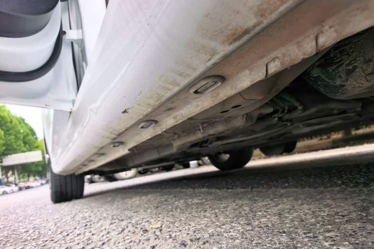 Used Roewe i6 MAX 2020 300TGI Automatic "Swell Cool Smart Drive" Edition Left Side Sill