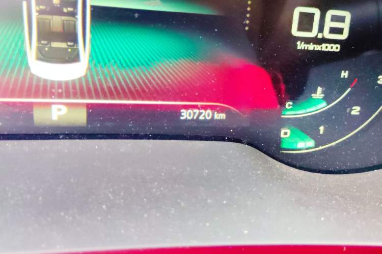 Used Roewe i6 MAX 2020 300TGI Automatic Sporty Cool Edition Odometer Close Up