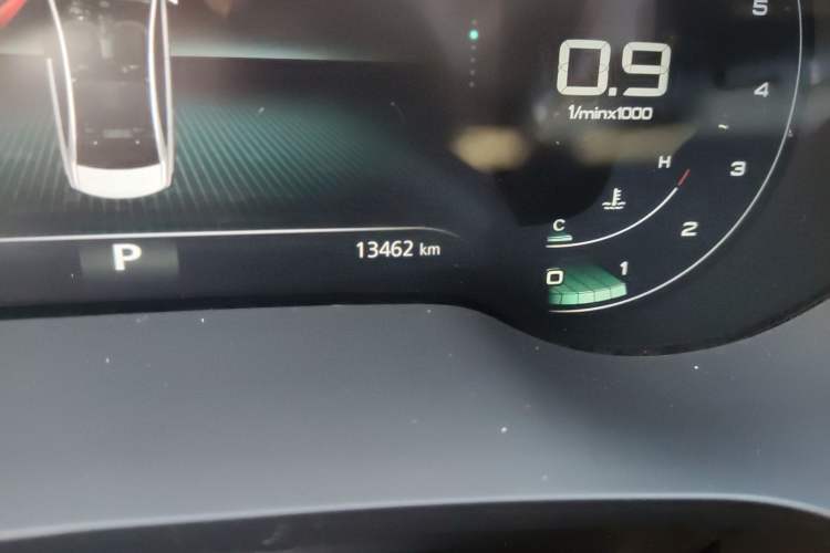 Used Roewe i6 MAX 2020 300TGI Automatic "Swell Cool Smart Drive" Edition Odometer Close Up