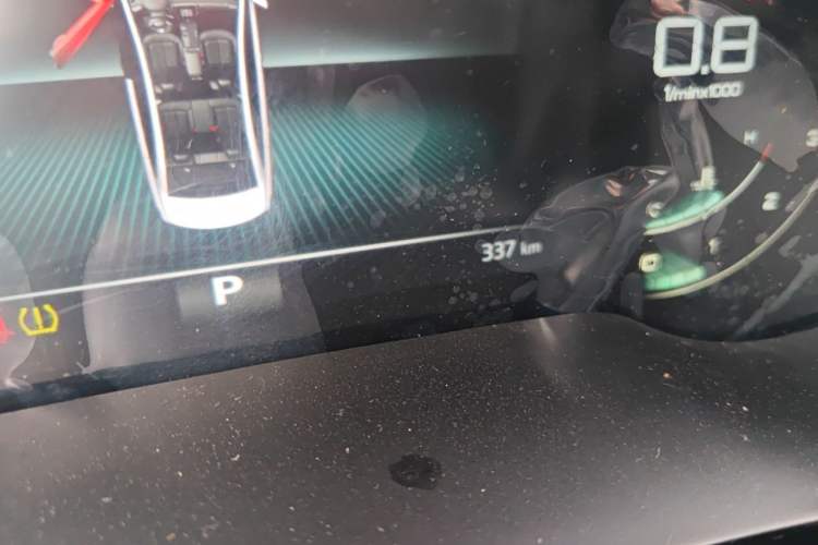 Used Roewe i6 MAX 2020 300TGI Automatic "Swell Cool Smart Drive" Edition Odometer Close Up