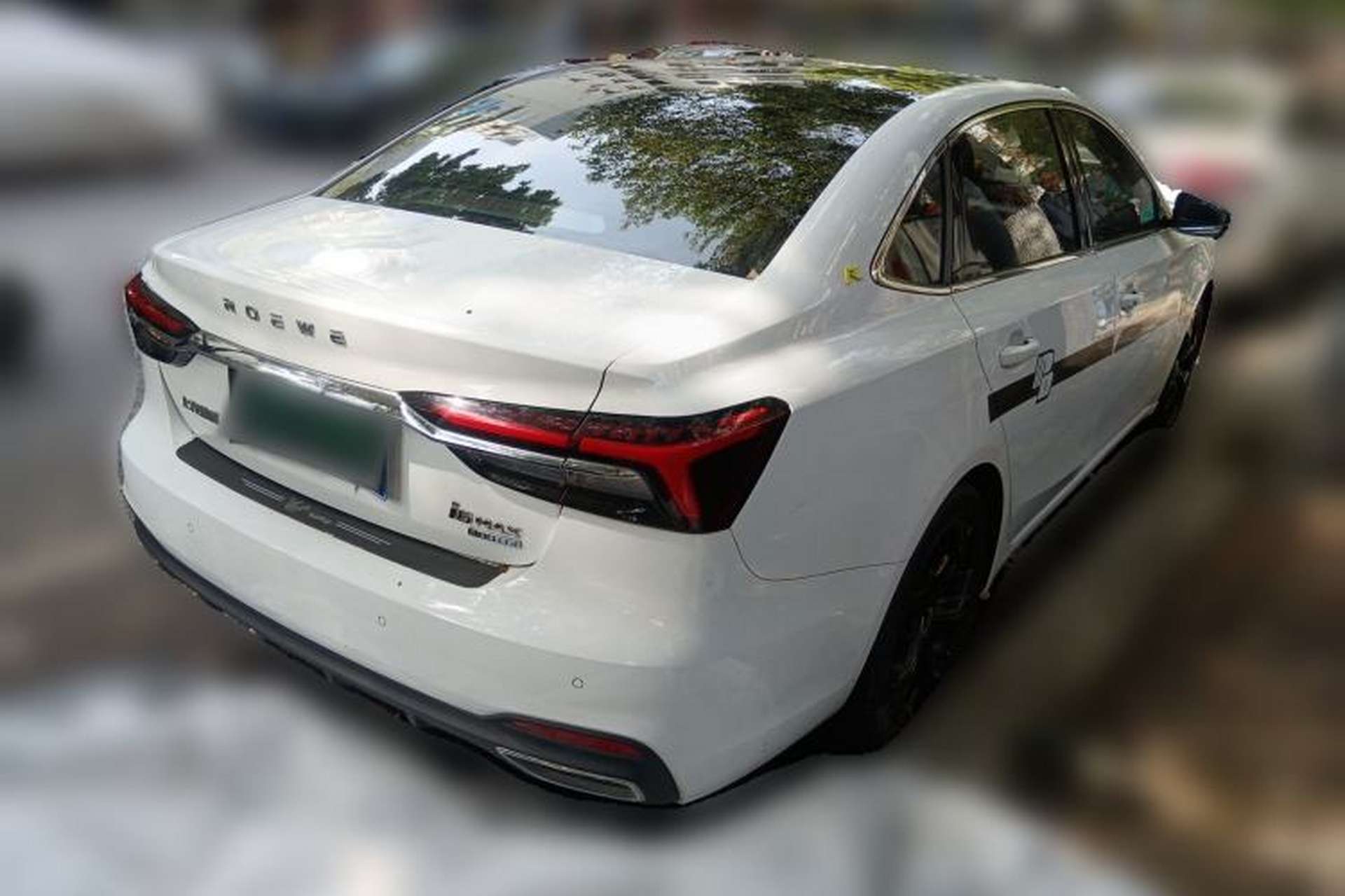 Used Roewe i6 MAX 2020 300TGI Automatic Supreme Edition with Cool Sunroof and Advanced Driving Features Rear Right 45 Deg