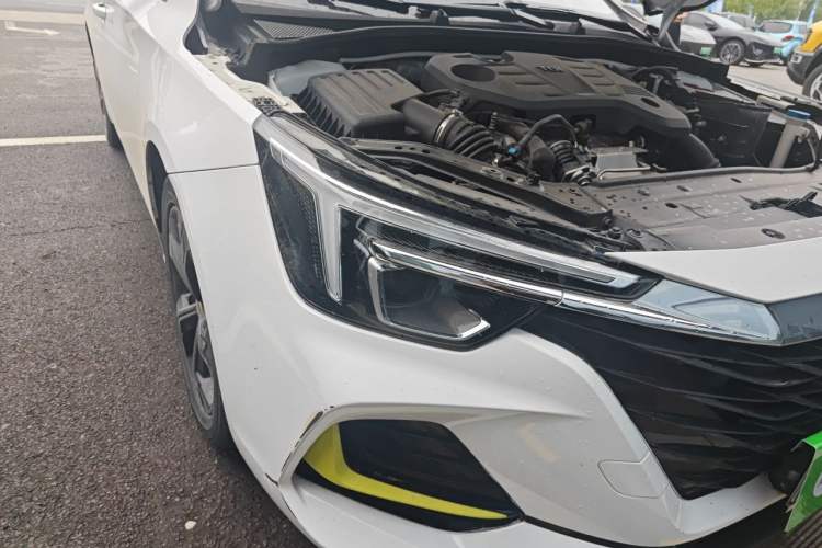 Used Roewe i6 MAX 2020 300TGI Automatic "Swell Cool Smart Drive" Edition Right Front Headlight