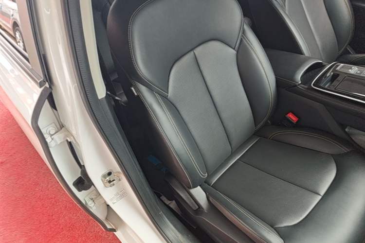 Used Roewe i6 MAX 2020 300TGI Automatic Sporty Cool Edition Right Front Seat