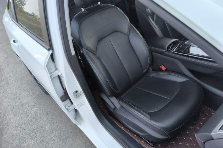 Used Roewe i6 MAX 2020 300TGI Automatic Sporty Cool Edition Right Front Seat