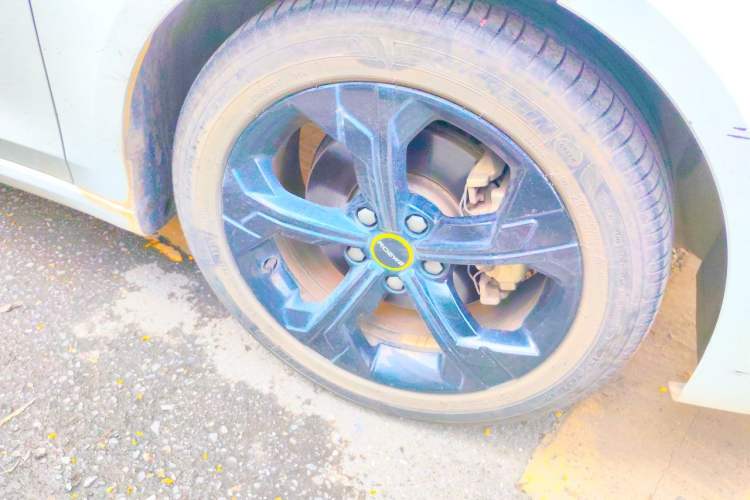 Used Roewe i6 MAX 2020 300TGI Automatic Sporty Cool Edition Right Front Wheel Hub