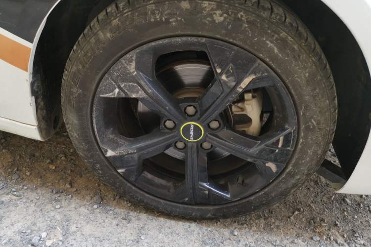 Used Roewe i6 MAX 2020 300TGI Automatic Cool & Stylish Skyroof Edition Right Front Wheel Hub
