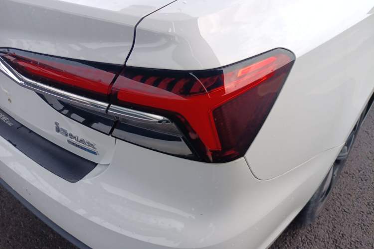 Used Roewe i6 MAX 2020 300TGI Automatic Sporty Cool Edition Right Rear Taillight