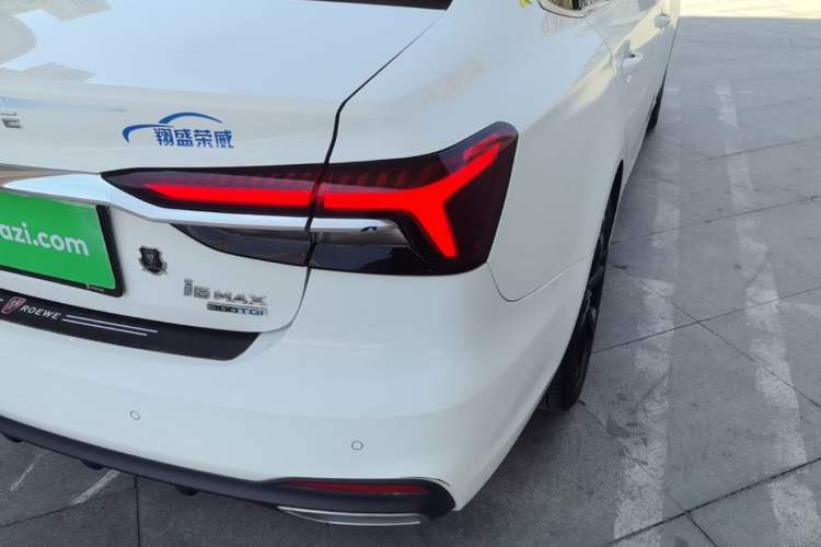 Used Roewe i6 MAX 2020 300TGI Automatic Cool & Stylish Skyroof Edition Right Rear Taillight