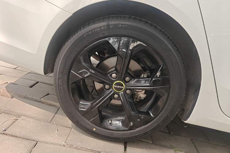 Used Roewe i6 MAX 2020 300TGI Automatic Sporty Cool Edition Right Rear Wheel Hub