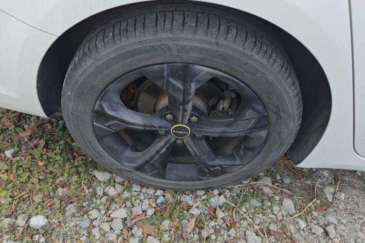Used Roewe i6 MAX 2020 300TGI Automatic "Swell Cool Smart Drive" Edition Right Rear Wheel Hub