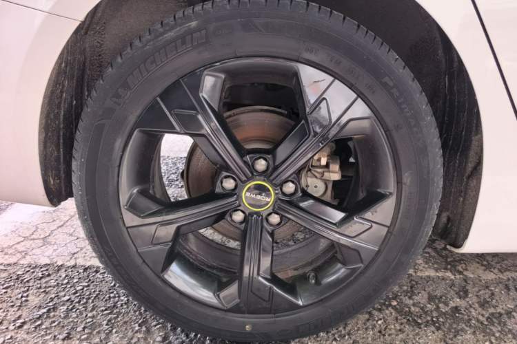 Used Roewe i6 MAX 2020 300TGI Automatic "Swell Cool Smart Drive" Edition Right Rear Wheel Hub