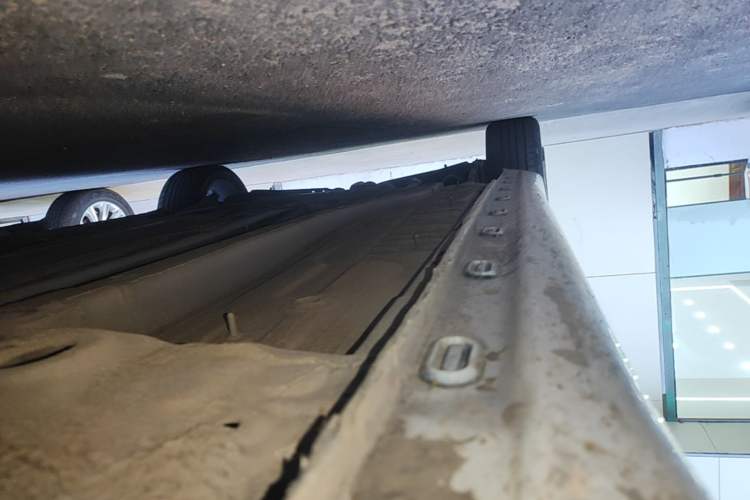 Used Roewe i6 MAX 2020 300TGI Automatic "Swell Cool Smart Drive" Edition Right Side Sill