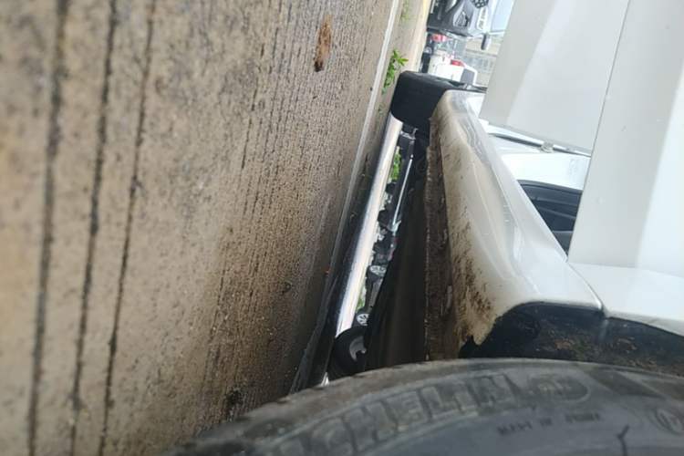 Used Roewe i6 MAX 2020 300TGI Automatic "Swell Cool Smart Drive" Edition Right Side Sill