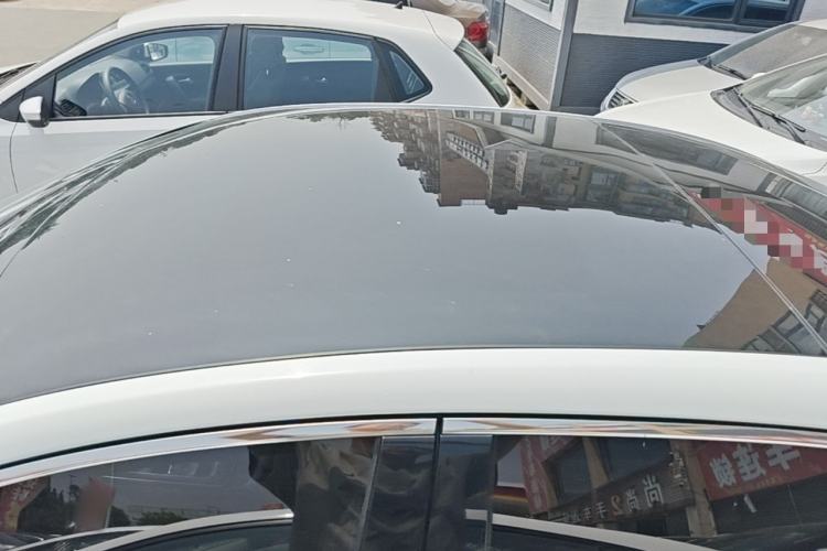 Used Roewe i6 MAX 2020 300TGI Automatic Supreme Edition with Cool Sunroof and Advanced Driving Features Roof