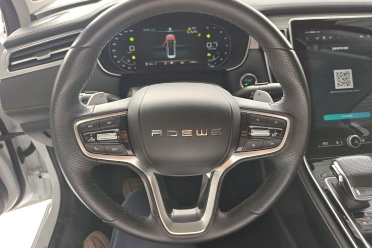 Used Roewe i6 MAX 2020 300TGI Automatic Supreme Edition with Cool Sunroof and Advanced Driving Features Steering Wheel