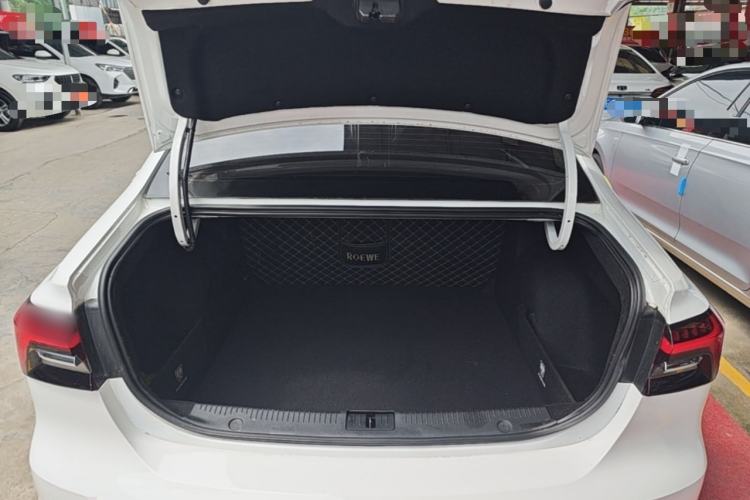 Used Roewe i6 MAX 2020 300TGI Automatic Sporty Cool Edition Trunk