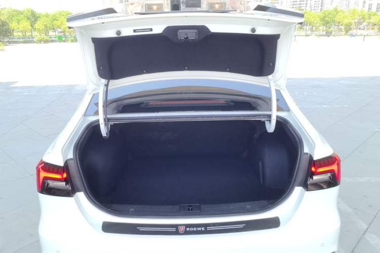 Used Roewe i6 MAX 2020 300TGI Automatic Cool & Stylish Skyroof Edition Trunk