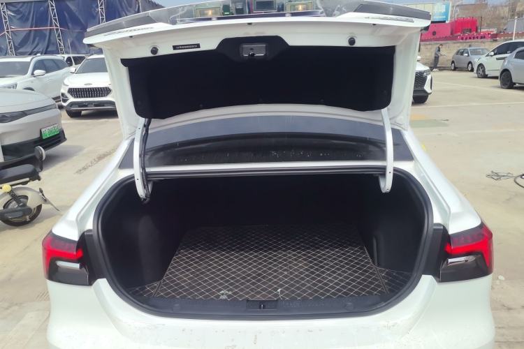 Used Roewe i6 MAX 2020 300TGI Automatic Sporty Cool Edition Trunk