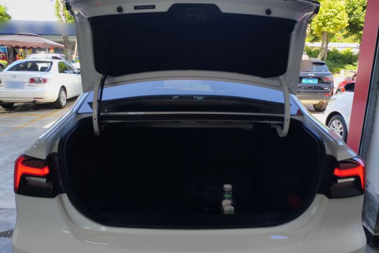 Used Roewe i6 MAX 2020 300TGI Automatic Cool & Stylish Skyroof Edition Trunk