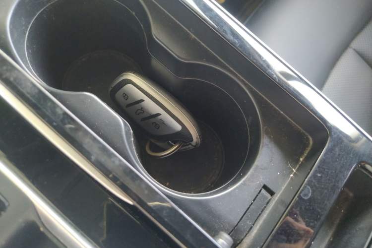 Used Roewe i6 MAX 2020 300TGI Automatic "Swell Cool Smart Drive" Edition Vehicle Key
