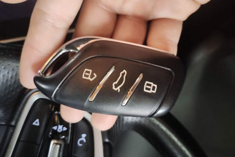 Used Roewe i6 MAX 2020 300TGI Automatic "Swell Cool Smart Drive" Edition Vehicle Key