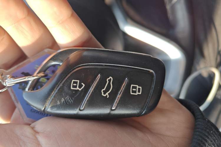Used Roewe i6 MAX 2020 300TGI Automatic "Swell Cool Smart Drive" Edition Vehicle Key
