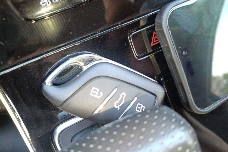 Used Roewe i6 MAX 2020 300TGI Automatic "Swell Cool Smart Drive" Edition Vehicle Key
